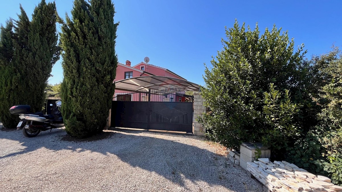 Istria, Visignano, casa con piscina + terreno edificabile