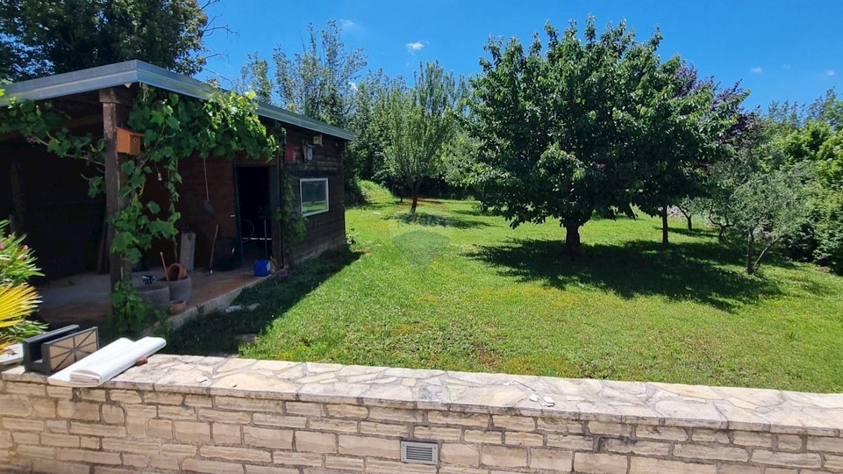 Istria, Visignano, casa con piscina + terreno edificabile