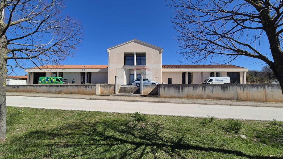Attività commerciale Kanfanar, 820m2