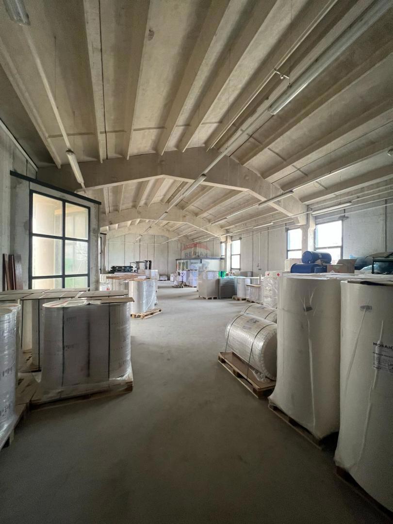 Attività commerciale Kanfanar, 820m2