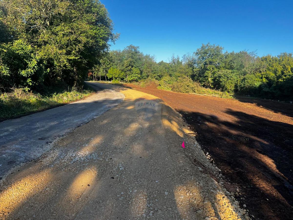 Terreno edificabile Rafaeli, Višnjan, 717m2