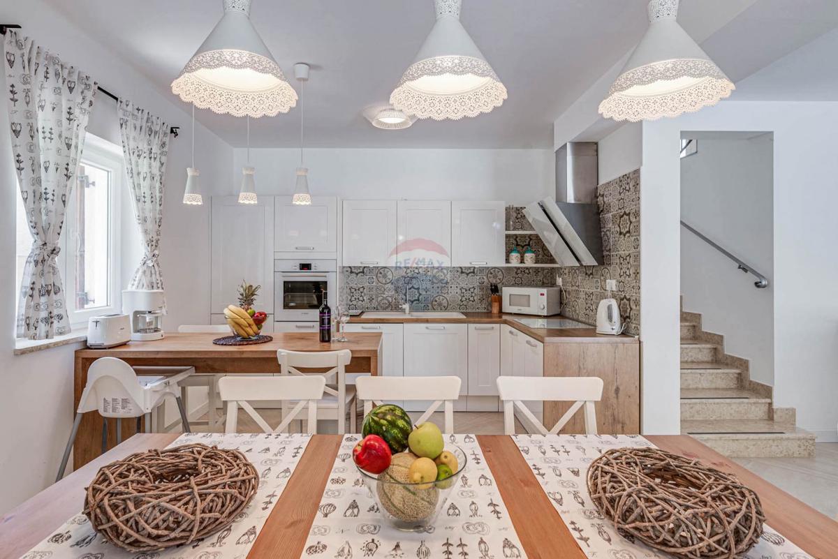 ISTRIA, LABIN - Holiday home with swimming pool