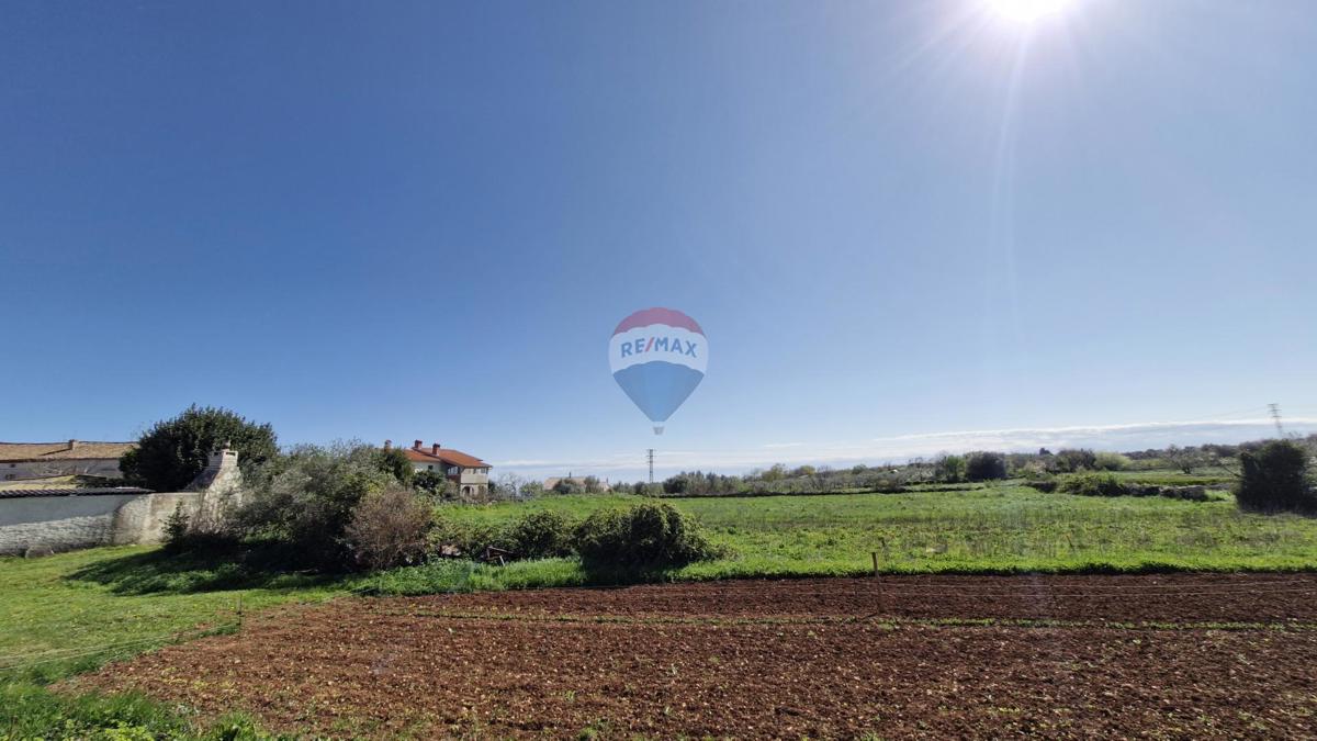 Istria, Peruški – Terreno edificabile vicino al mare e alle spiagge, 493 m2