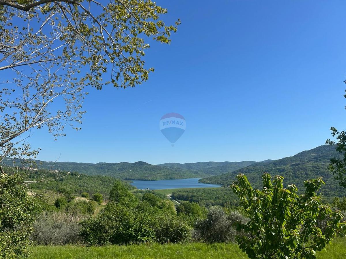 Terreno edificabile Vrh, Buzet, 1.630m2