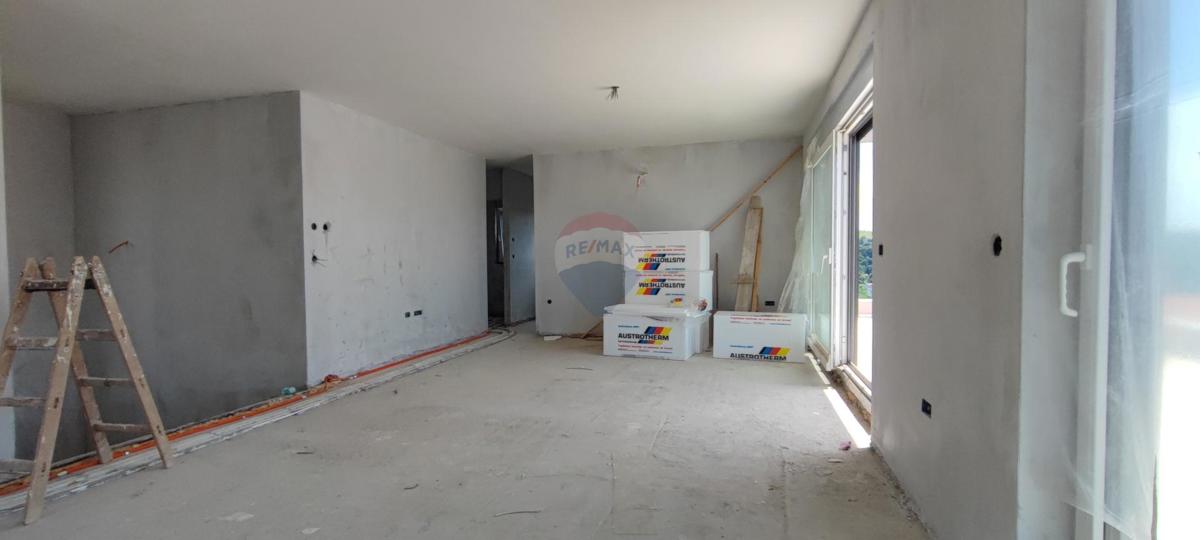 Zagabria, Črnomerec–Mikulići, edificio residenziale con due appartamenti duplex con tre camere e mezzo