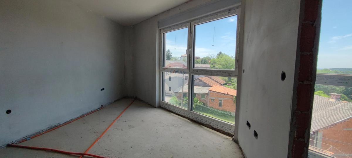 Zagabria, Črnomerec–Mikulići, edificio residenziale con due appartamenti duplex con tre camere e mezzo