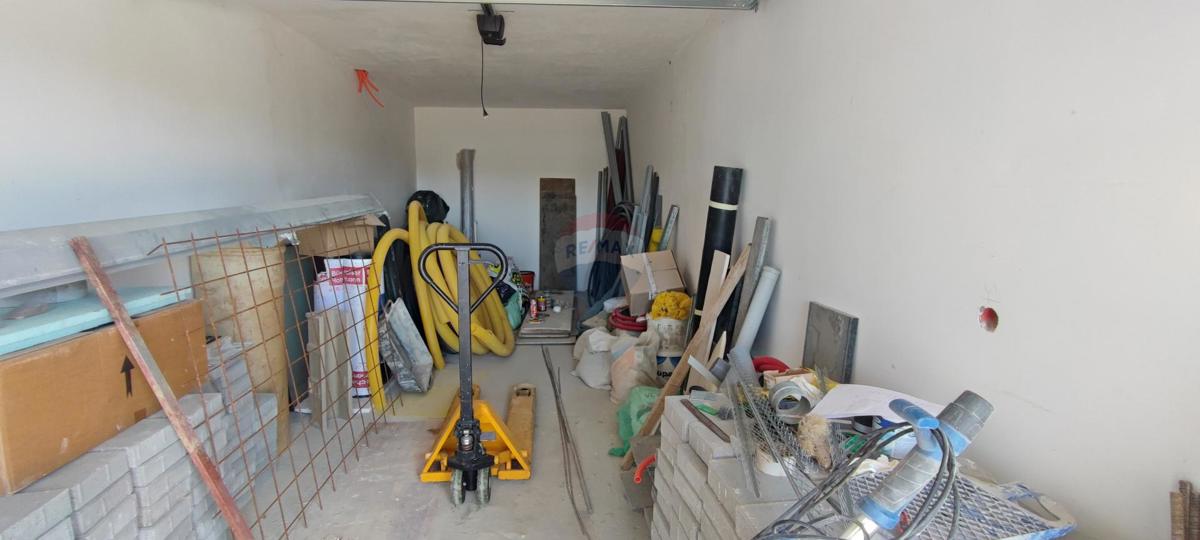 Zagabria, Črnomerec–Mikulići, edificio residenziale con due appartamenti duplex con tre camere e mezzo