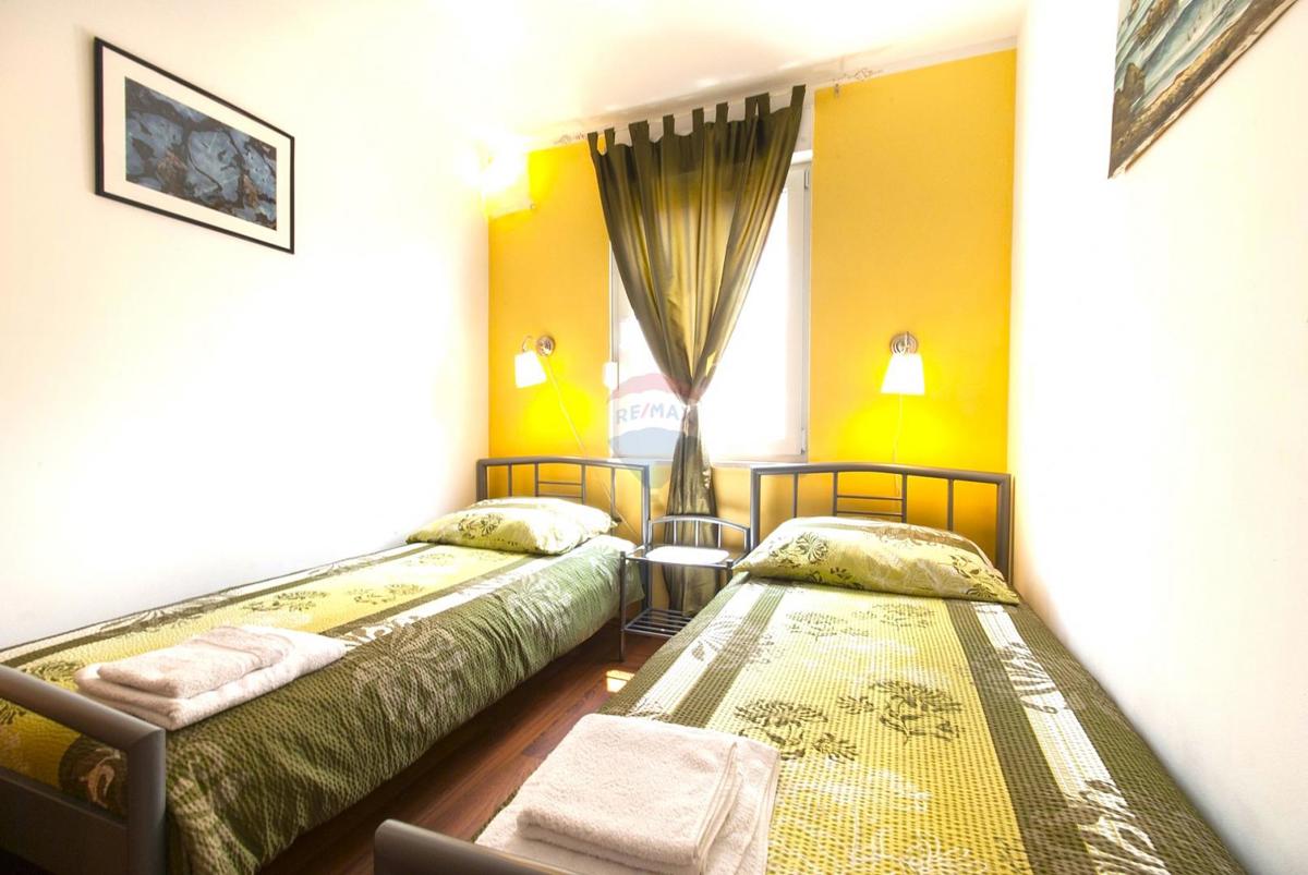 Istria, Rovigno, a 9 km – casa al piano terra con piscina su un terreno di 490 m².