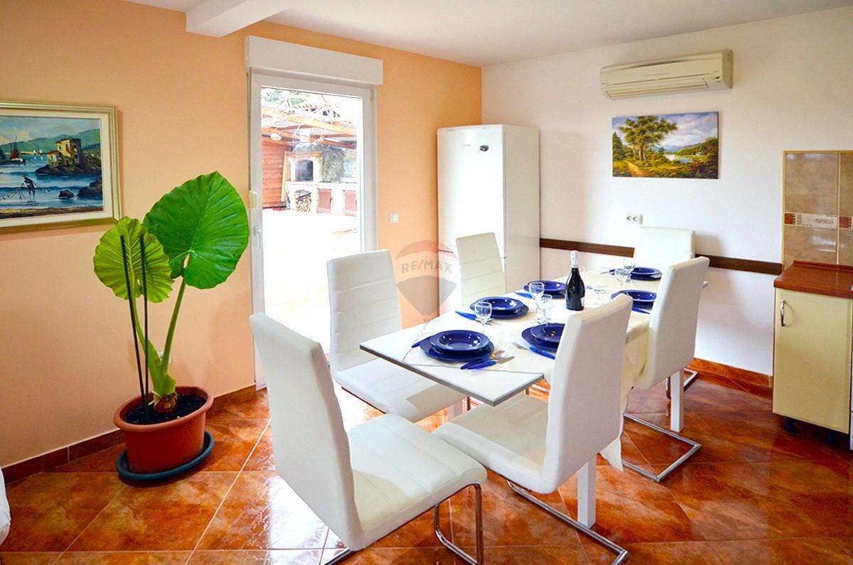 Istria, Rovigno, a 9 km – casa al piano terra con piscina su un terreno di 490 m².