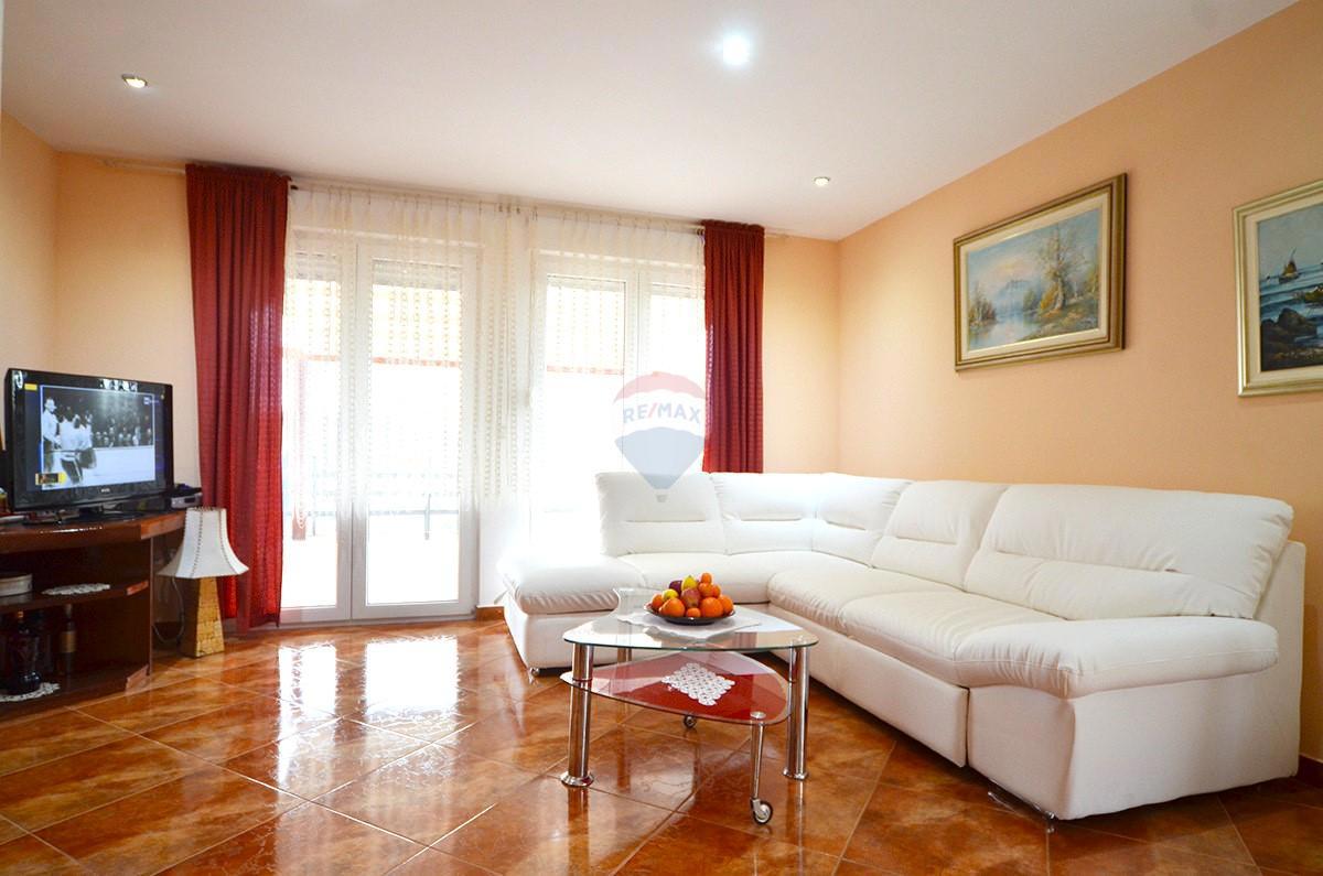 Istria, Rovigno, a 9 km – casa al piano terra con piscina su un terreno di 490 m².