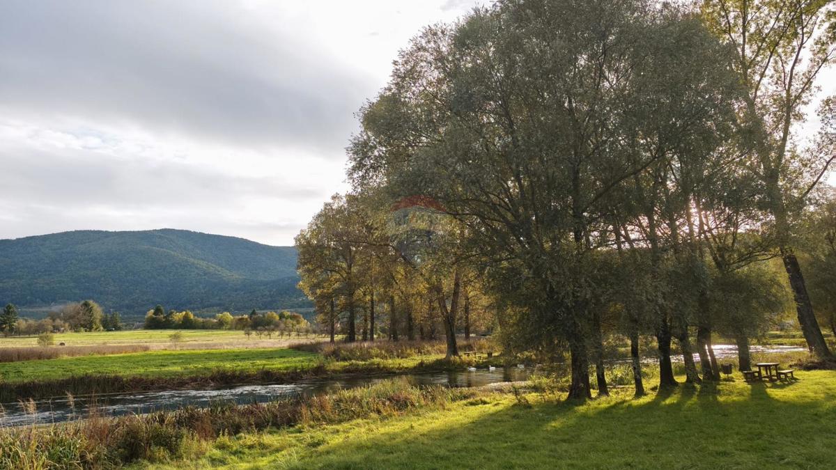 Terreno edificabile Čovići, Otočac, 1.234m2