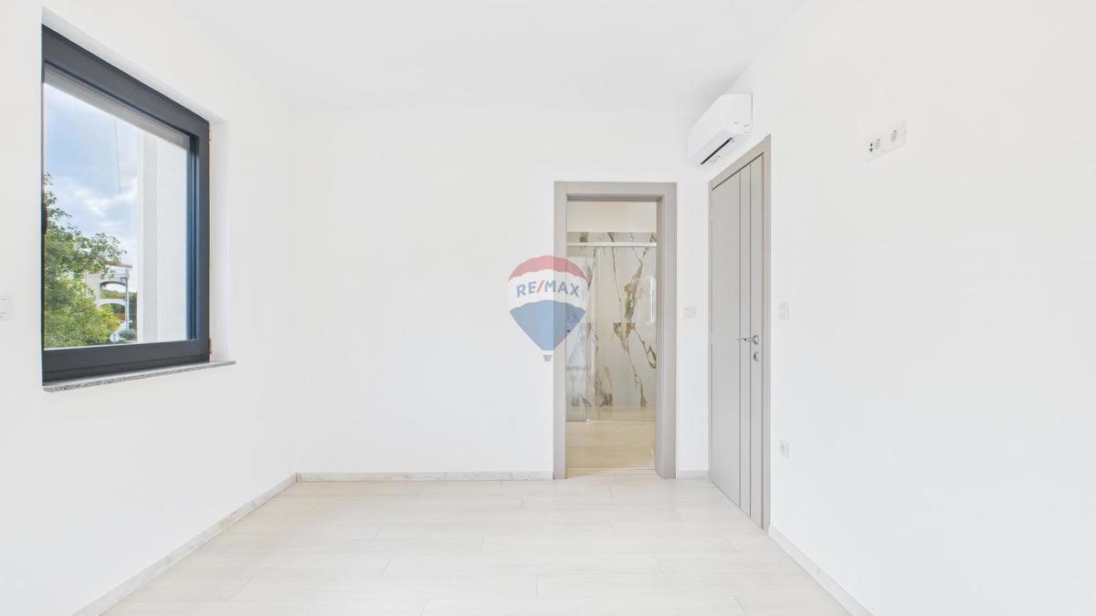 Novi Vinodolski, Klenovica – Appartamento Due Camere Prima Linea sul Mare