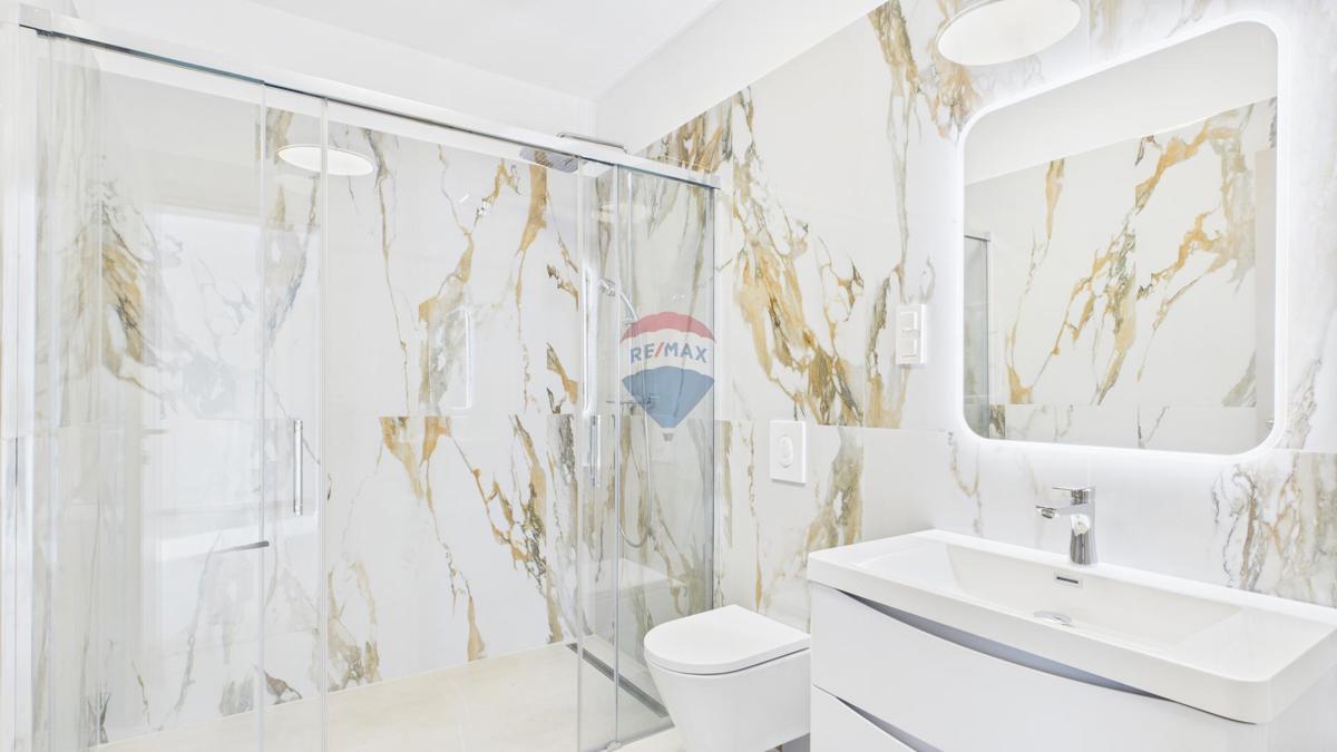 Novi Vinodolski, Klenovica – Appartamento Due Camere Prima Linea sul Mare