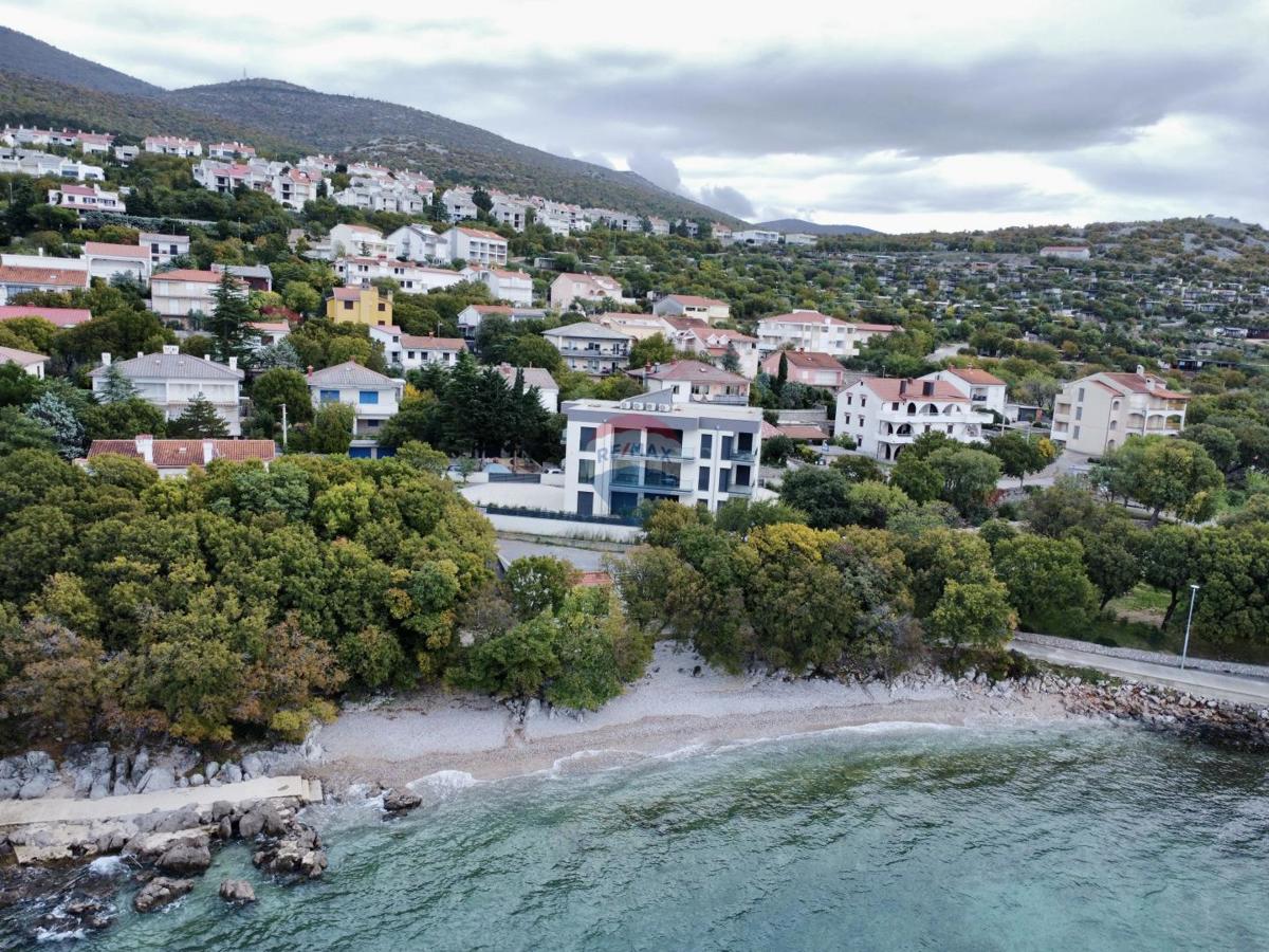 Novi Vinodolski, Klenovica – Appartamento Due Camere Prima Linea sul Mare