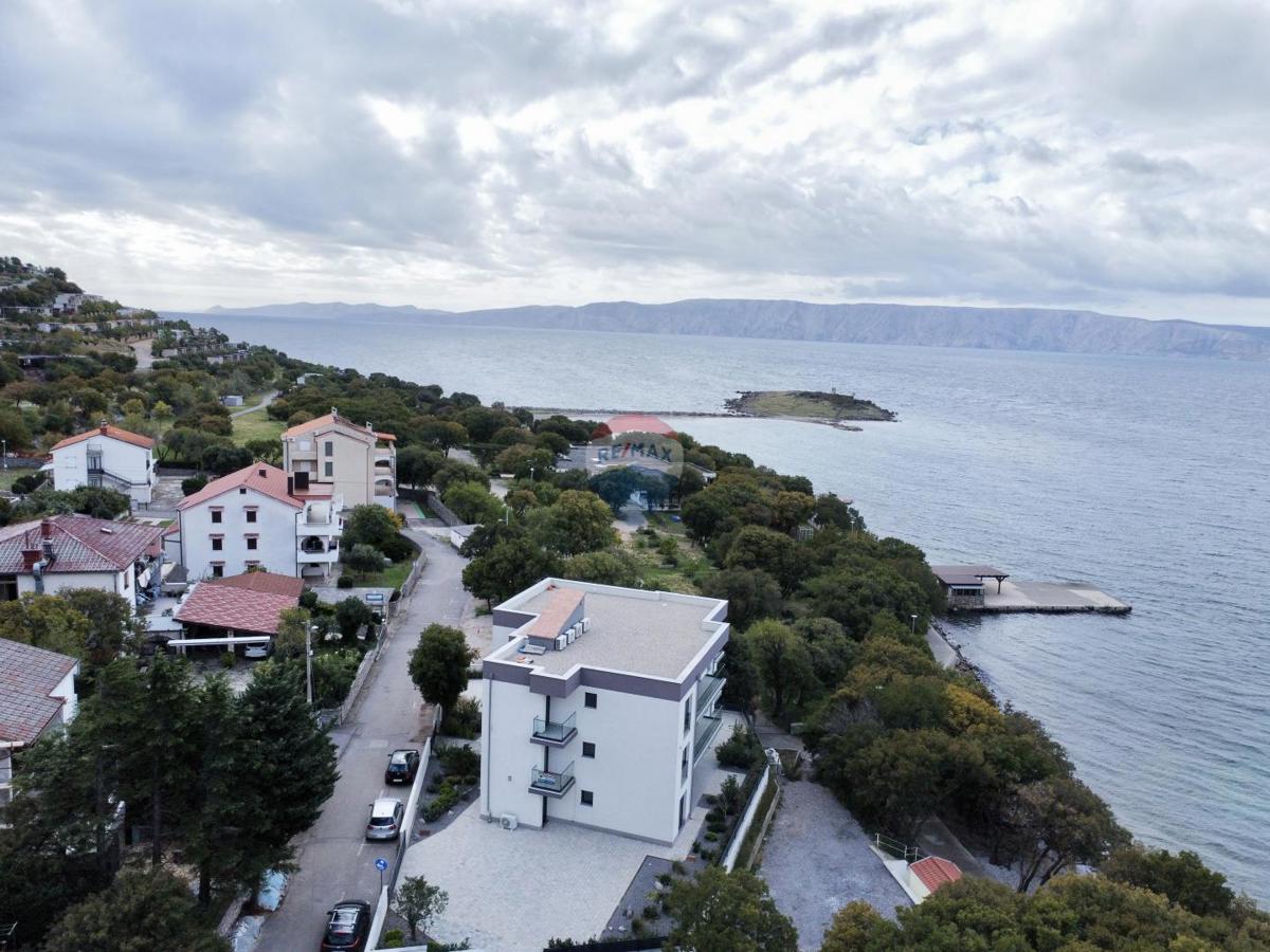 Novi Vinodolski, Klenovica – Appartamento Due Camere Prima Linea sul Mare