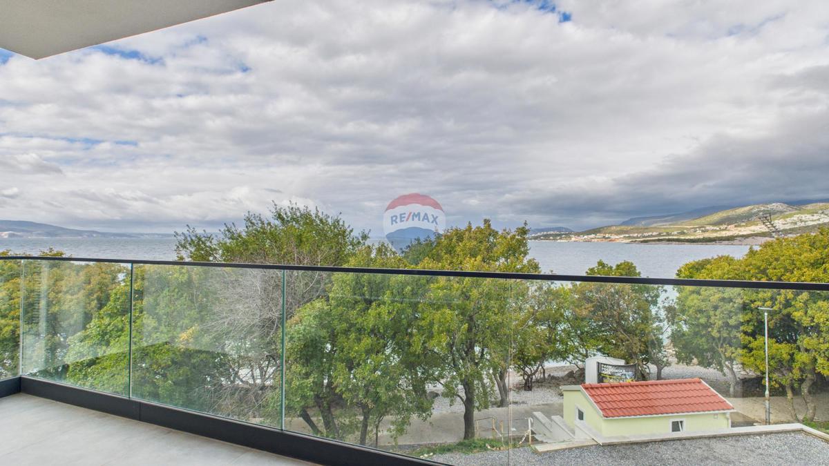 Novi Vinodolski, Klenovica – Appartamento Due Camere Prima Linea sul Mare