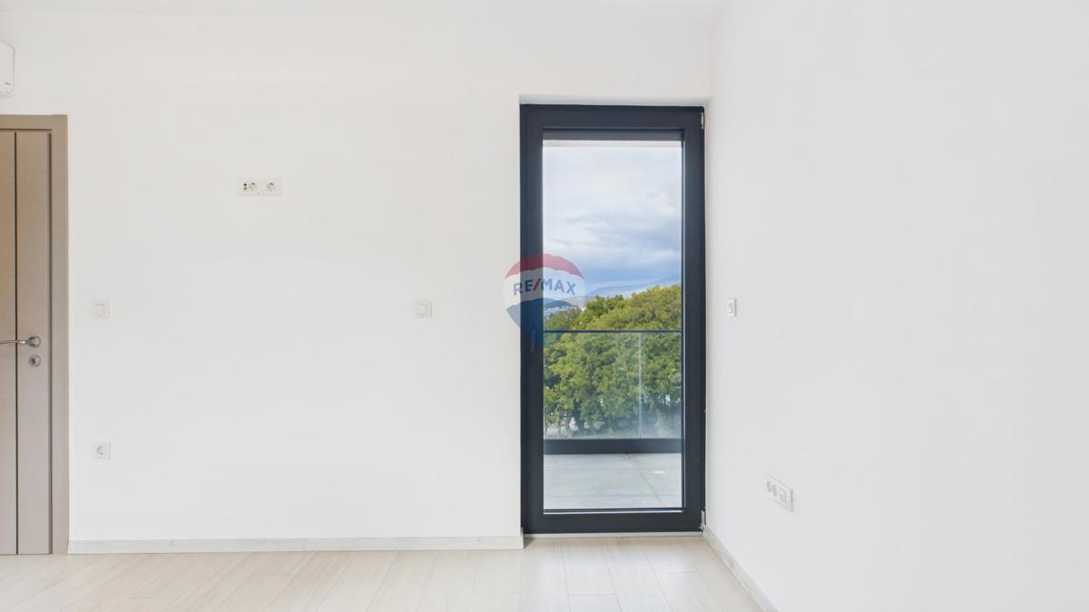 Novi Vinodolski, Klenovica – Appartamento Due Camere Prima Linea sul Mare