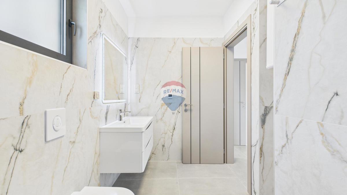 Novi Vinodolski, Klenovica – Appartamento Due Camere Prima Linea sul Mare