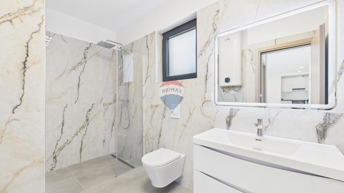 Novi Vinodolski, Klenovica – Appartamento Due Camere Prima Linea sul Mare