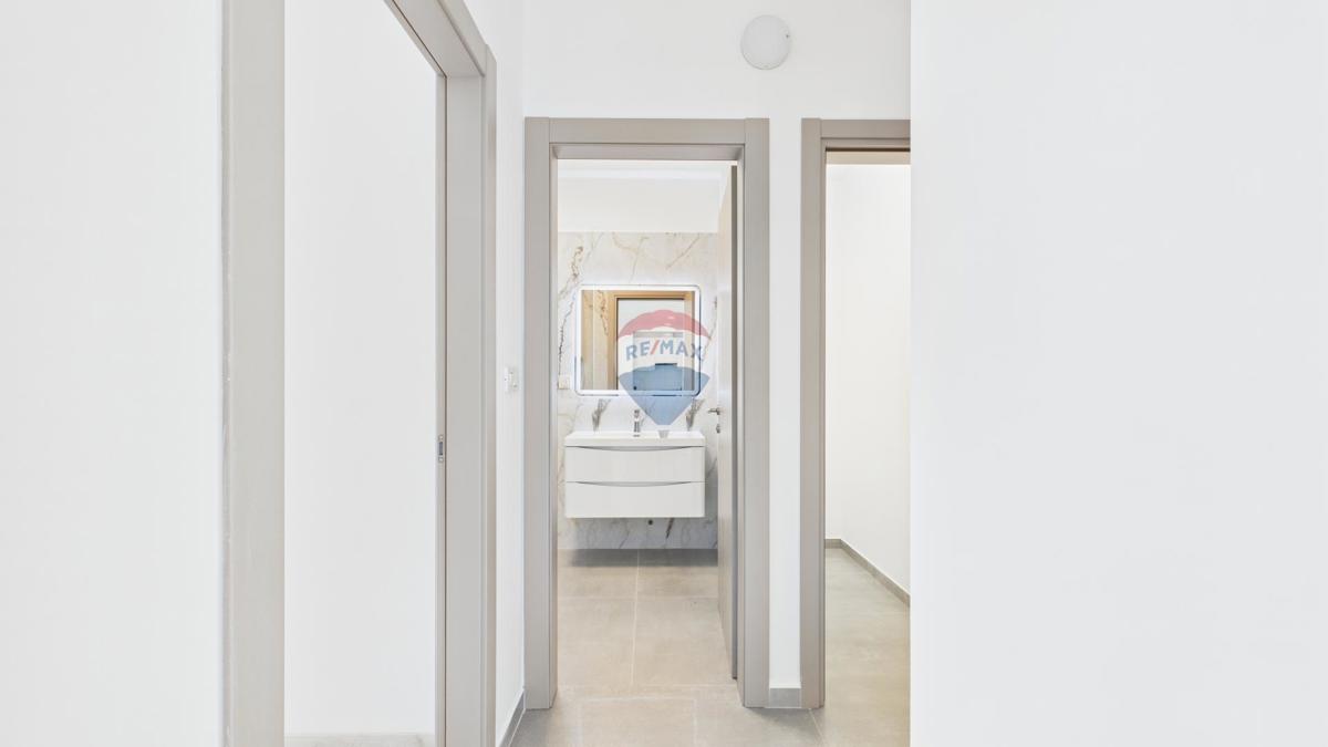 Novi Vinodolski, Klenovica – Appartamento Due Camere Prima Linea sul Mare