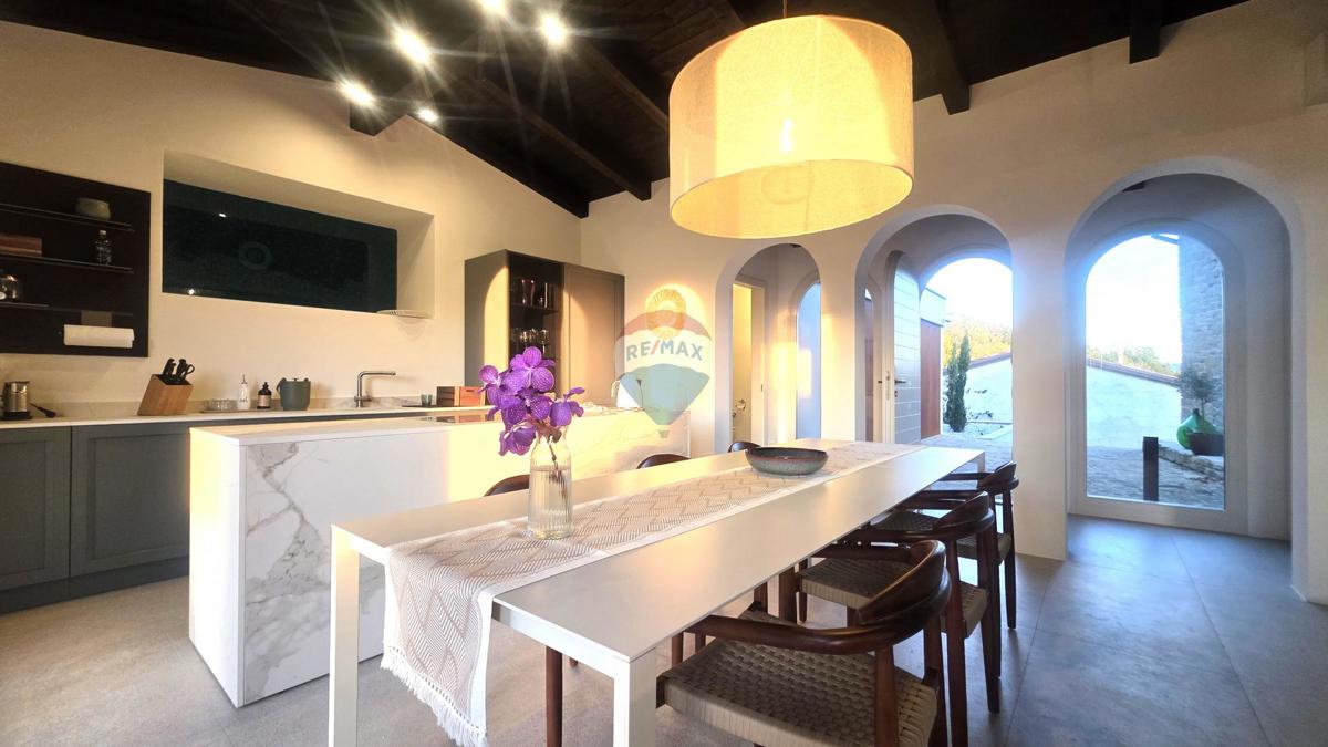 Istria, Oprtalj – Villa in pietra dal design unico