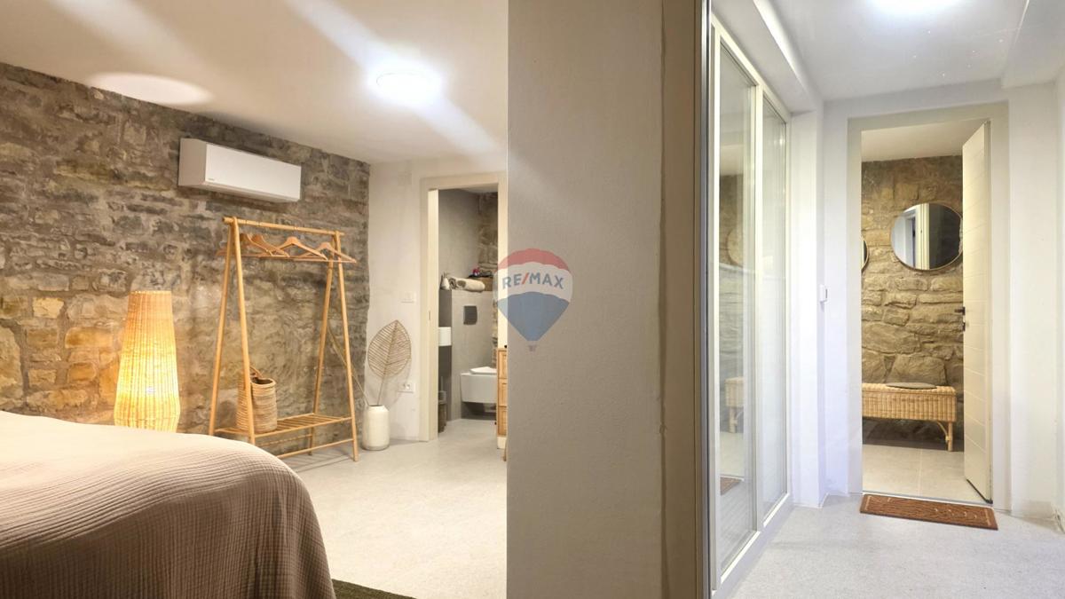 Istria, Oprtalj – Villa in pietra dal design unico