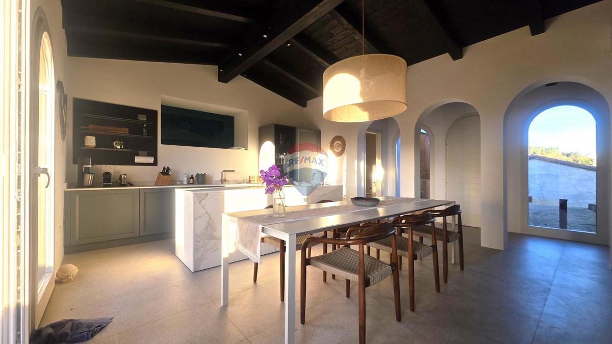 Istria, Oprtalj – Villa in pietra dal design unico