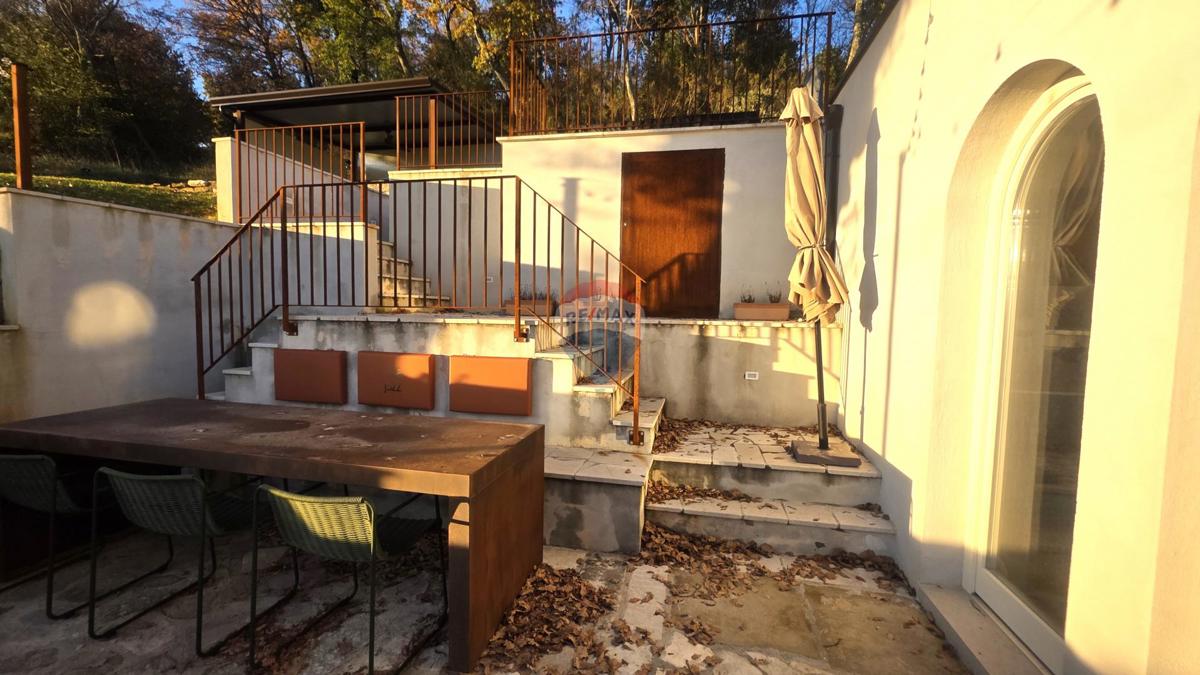 Istria, Oprtalj – Villa in pietra dal design unico