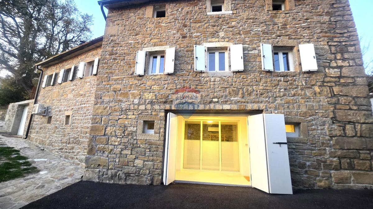 Istria, Oprtalj – Villa in pietra dal design unico