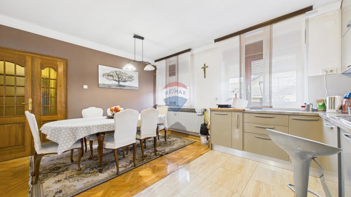 Casa Trnava, Donja Dubrava, 250m2