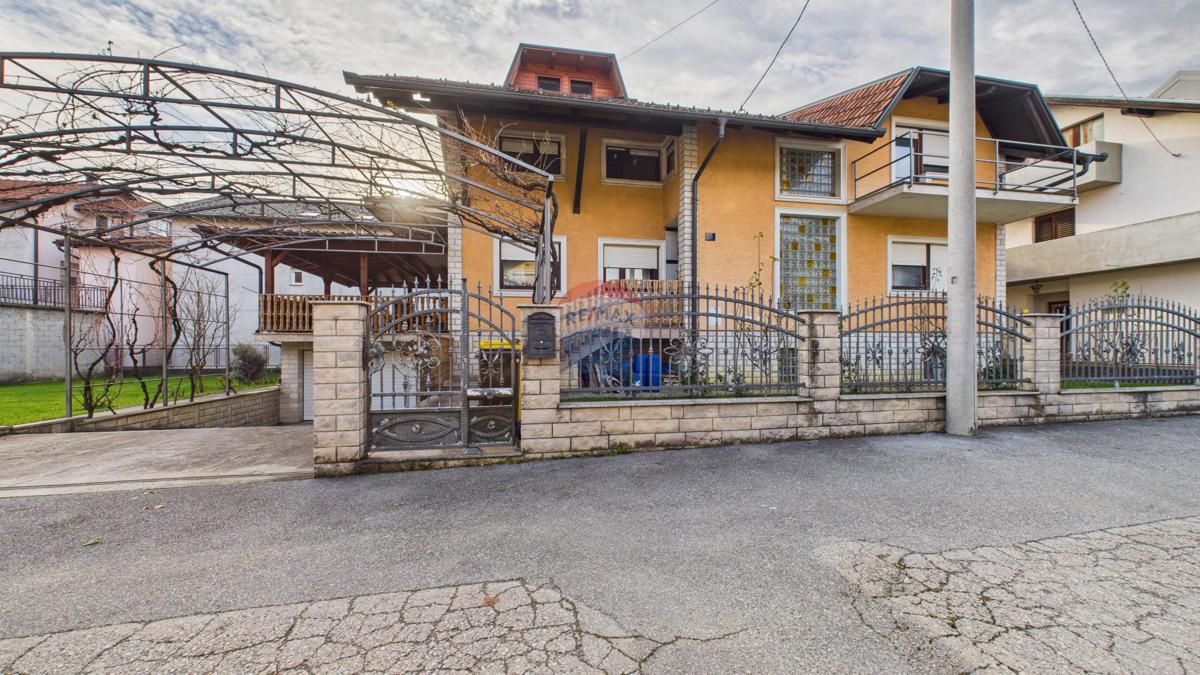 Casa Trnava, Donja Dubrava, 250m2