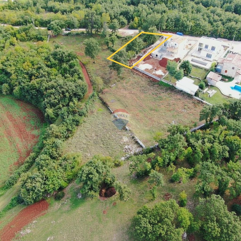 ISTRIA, SVETVINČENAT - Terreno edificabile di 726 m² in splendida posizione