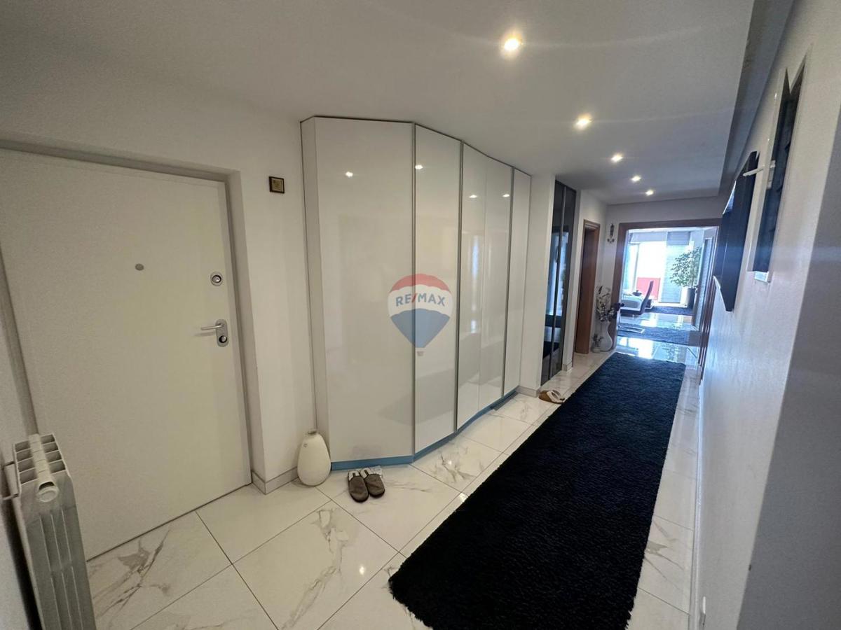 Crikvenica – spazioso appartamento con tre camere da letto ideale per la vita familiare