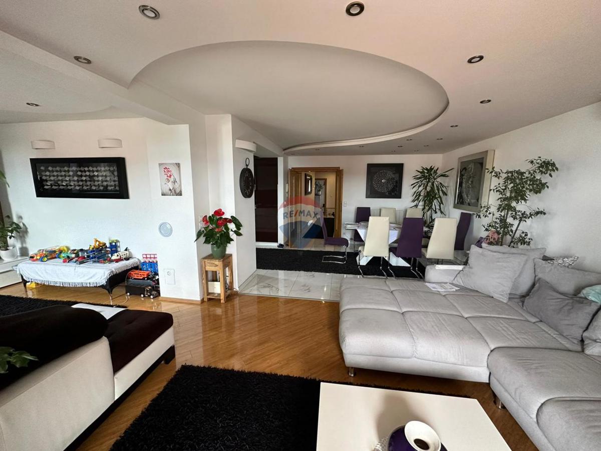 Crikvenica – spazioso appartamento con tre camere da letto ideale per la vita familiare