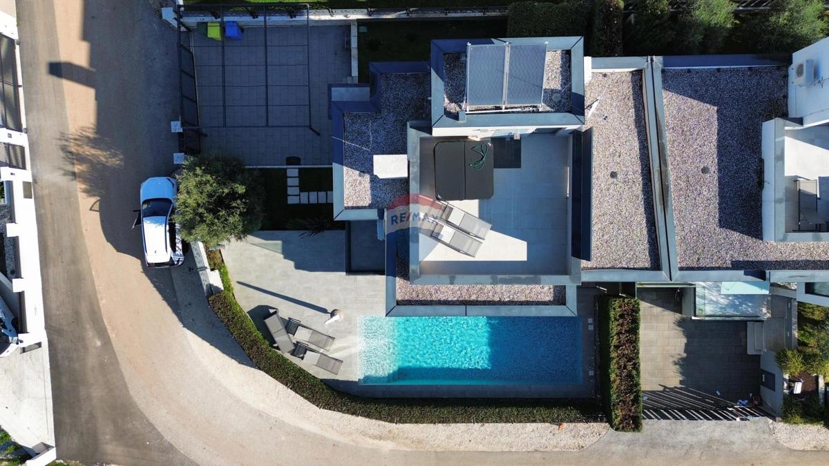 ISTRIA, PARENZO - Lussuosa casa moderna a 500 m dal mare