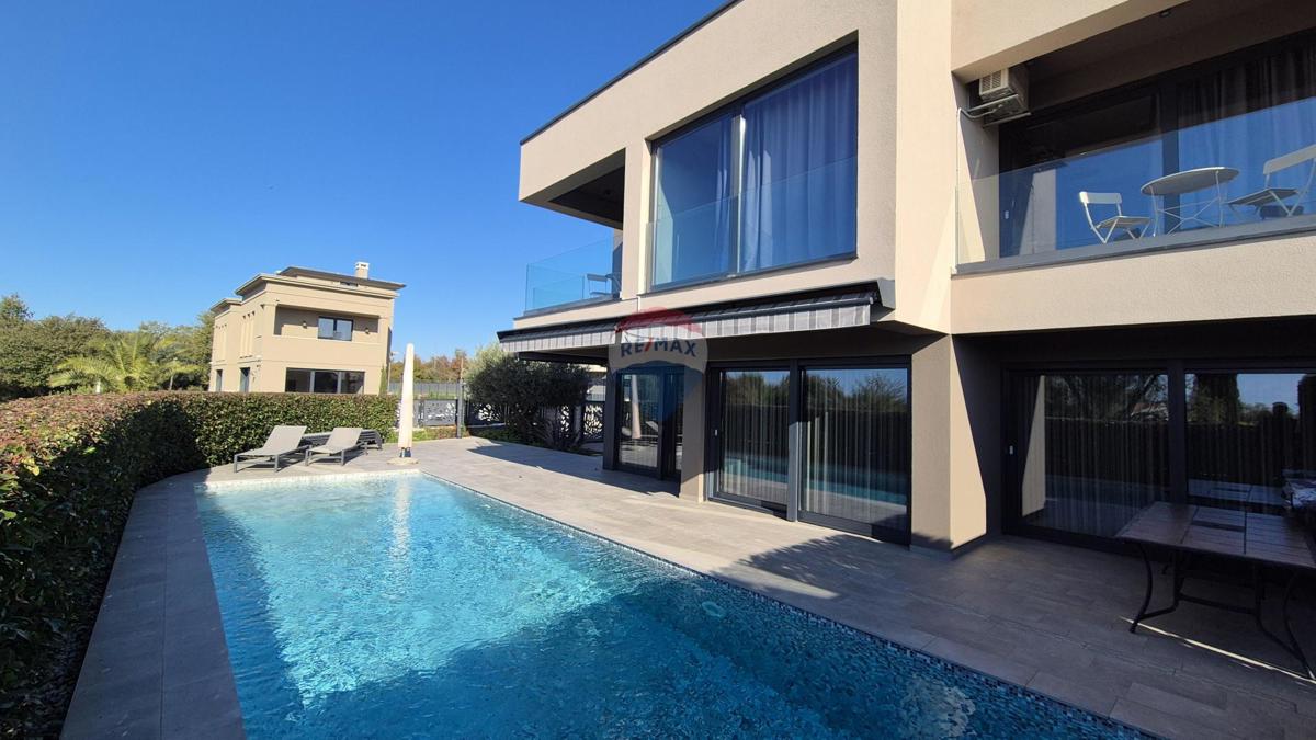 ISTRIA, PARENZO - Lussuosa casa moderna a 500 m dal mare