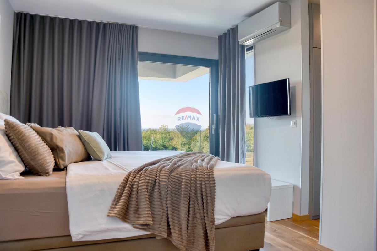 ISTRIA, PARENZO - Lussuosa casa moderna a 500 m dal mare