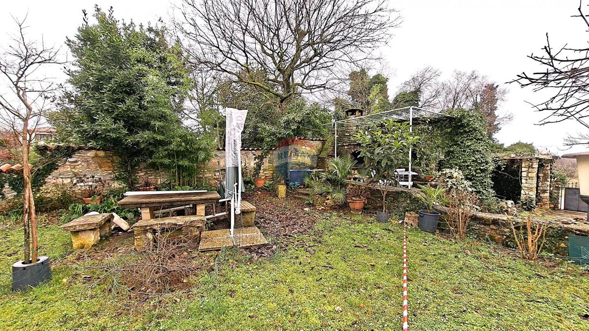 Terreno edificabile Kaštel, Buje, 629m2