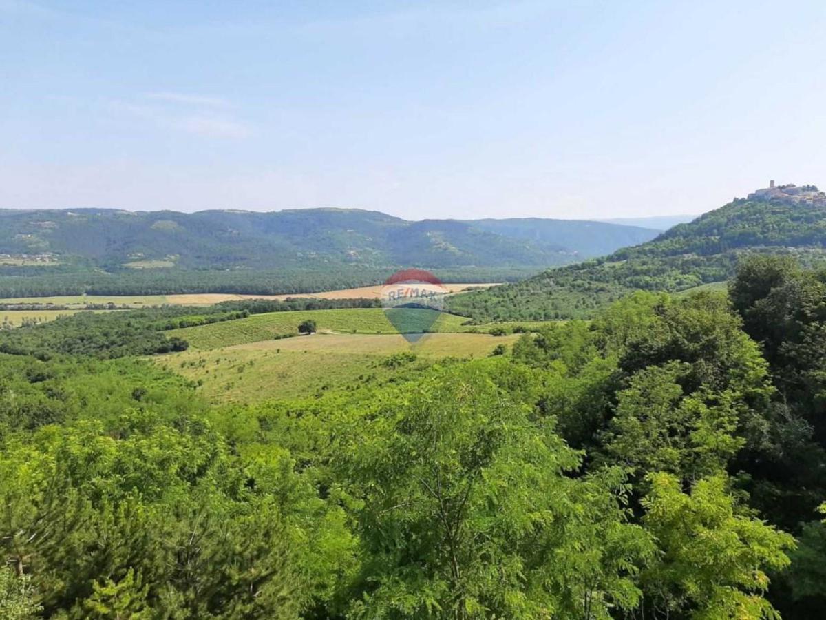 Terreno edificabile Motovun, 697m2
