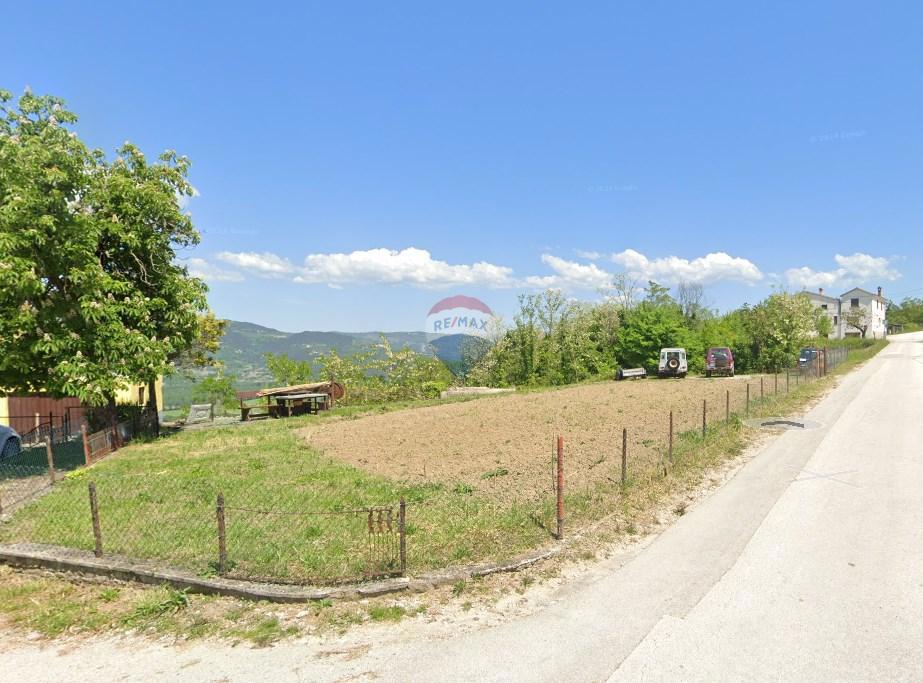 Terreno edificabile Motovun, 697m2