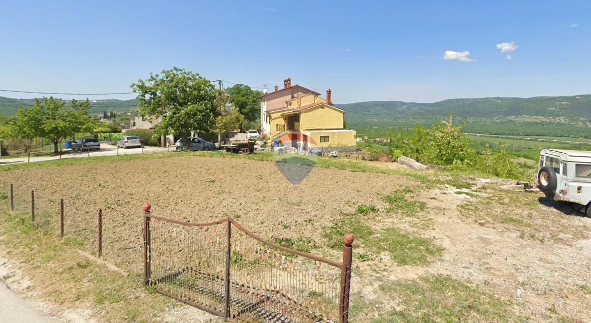 Terreno edificabile Motovun, 697m2