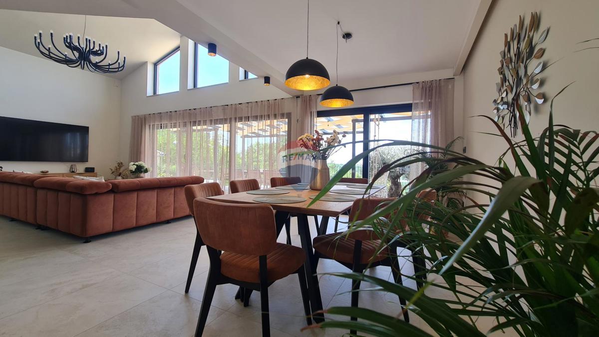 Casa Zamask, Pazin - Okolica, 240m2