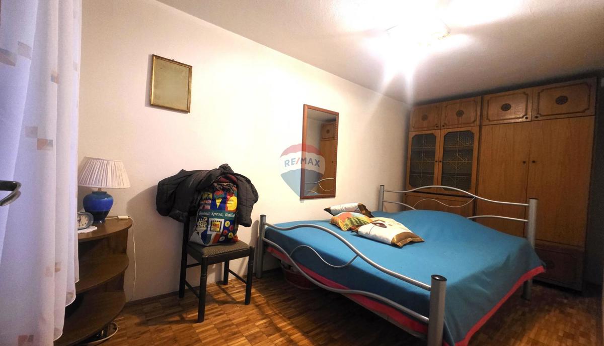 Casa in pietra istriana nel centro di Brtonigla – 3 livelli, balcone e mansarda