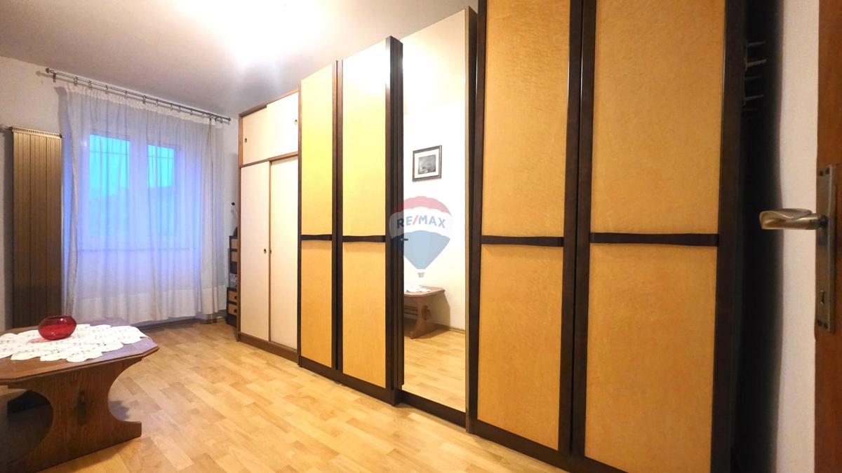 Casa in pietra istriana nel centro di Brtonigla – 3 livelli, balcone e mansarda