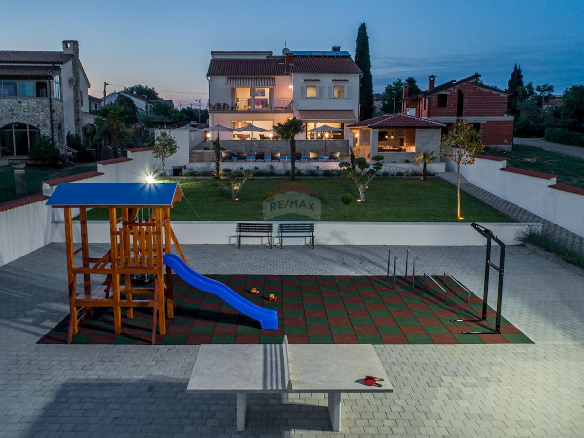 Villa Singola/Casa Vacanza Buići, Poreč, 339m2