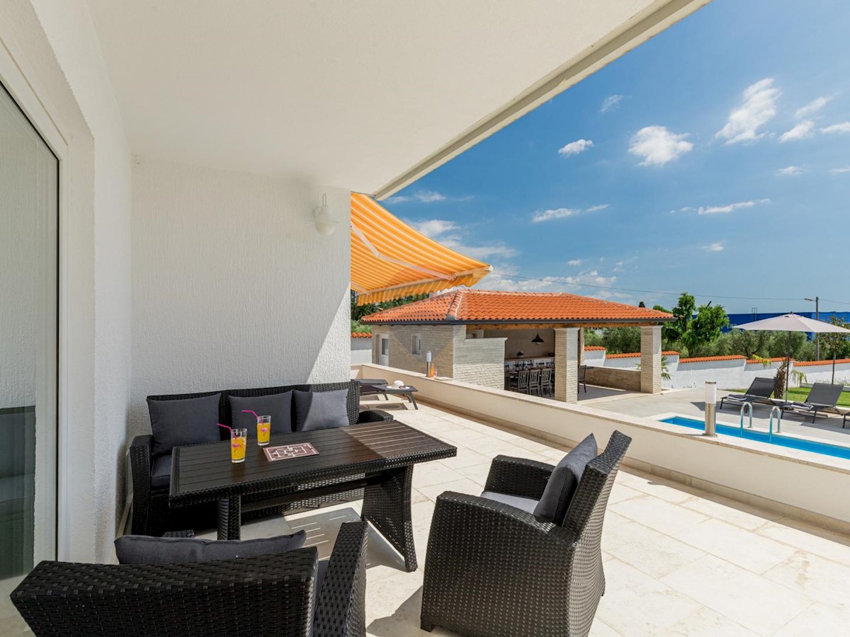 Villa Singola/Casa Vacanza Buići, Poreč, 339m2