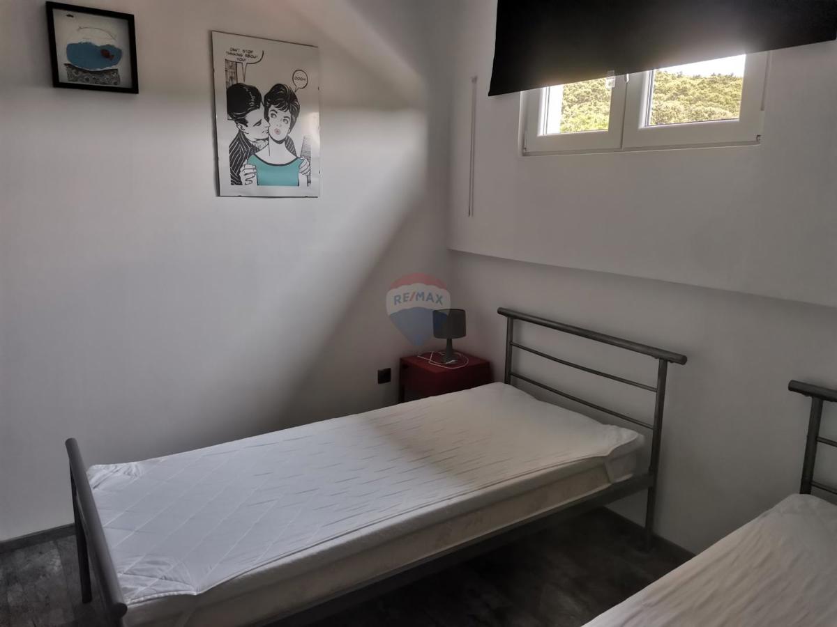  Rab, Supetarska draga -  85m2, Appartamento , vista parcheggio