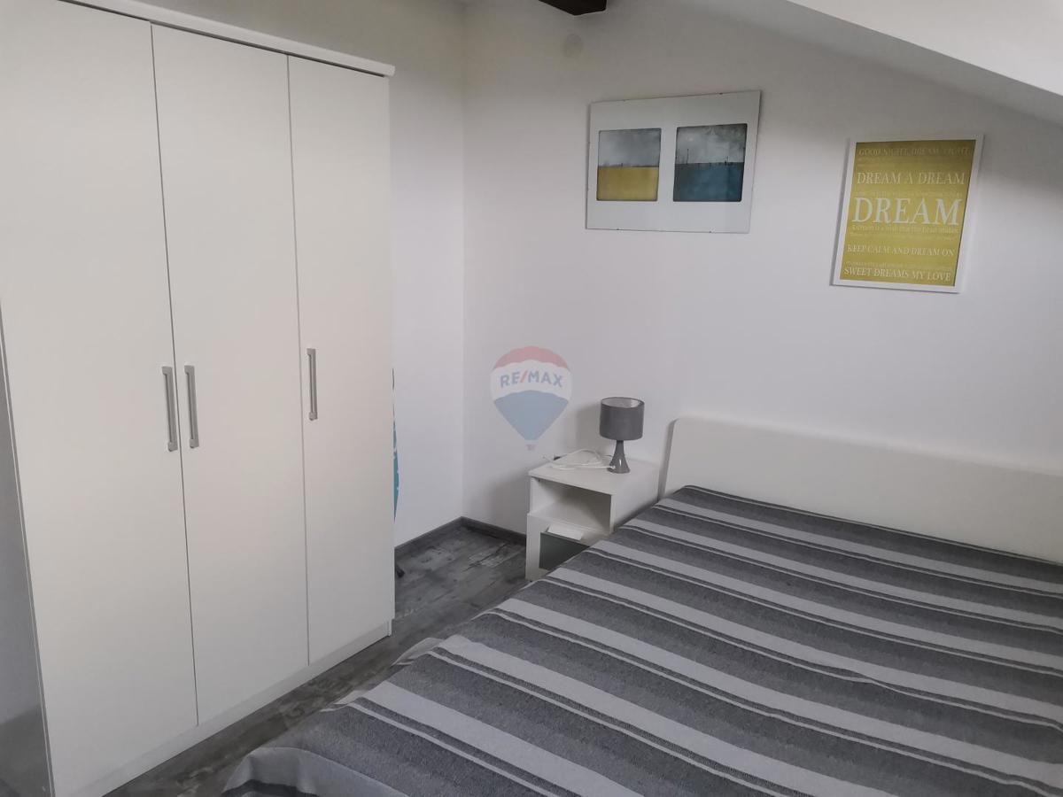  Rab, Supetarska draga -  85m2, Appartamento , vista parcheggio