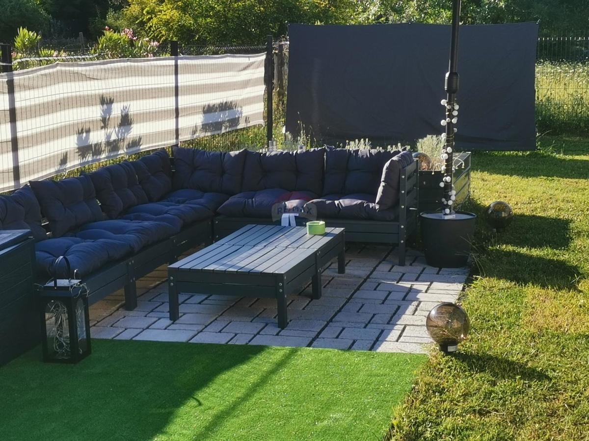  Rab, Supetarska draga -  85m2, Appartamento , vista parcheggio
