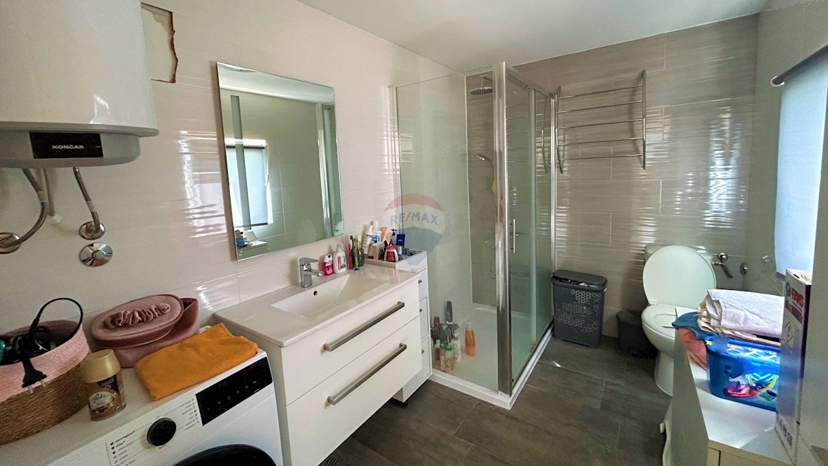 ISTRIA, BUJE - Detached house and large building plot